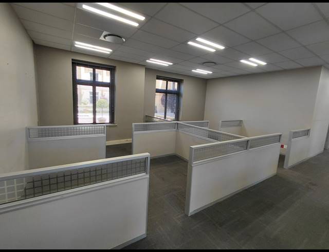 535M² OFFICE TO LET IN MAGALIESSIG
